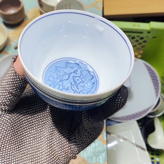 瓷片新年快乐。万事如意