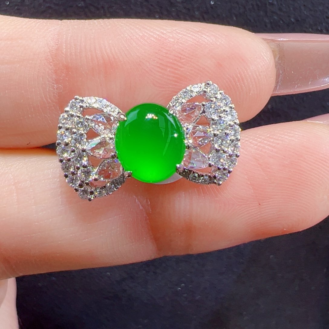 翡翠戒指18K金镶嵌戒指