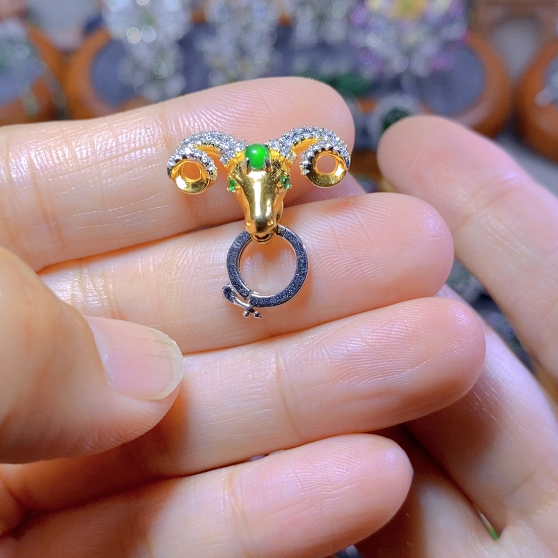 翡翠颈饰银S925镶嵌天然翡翠