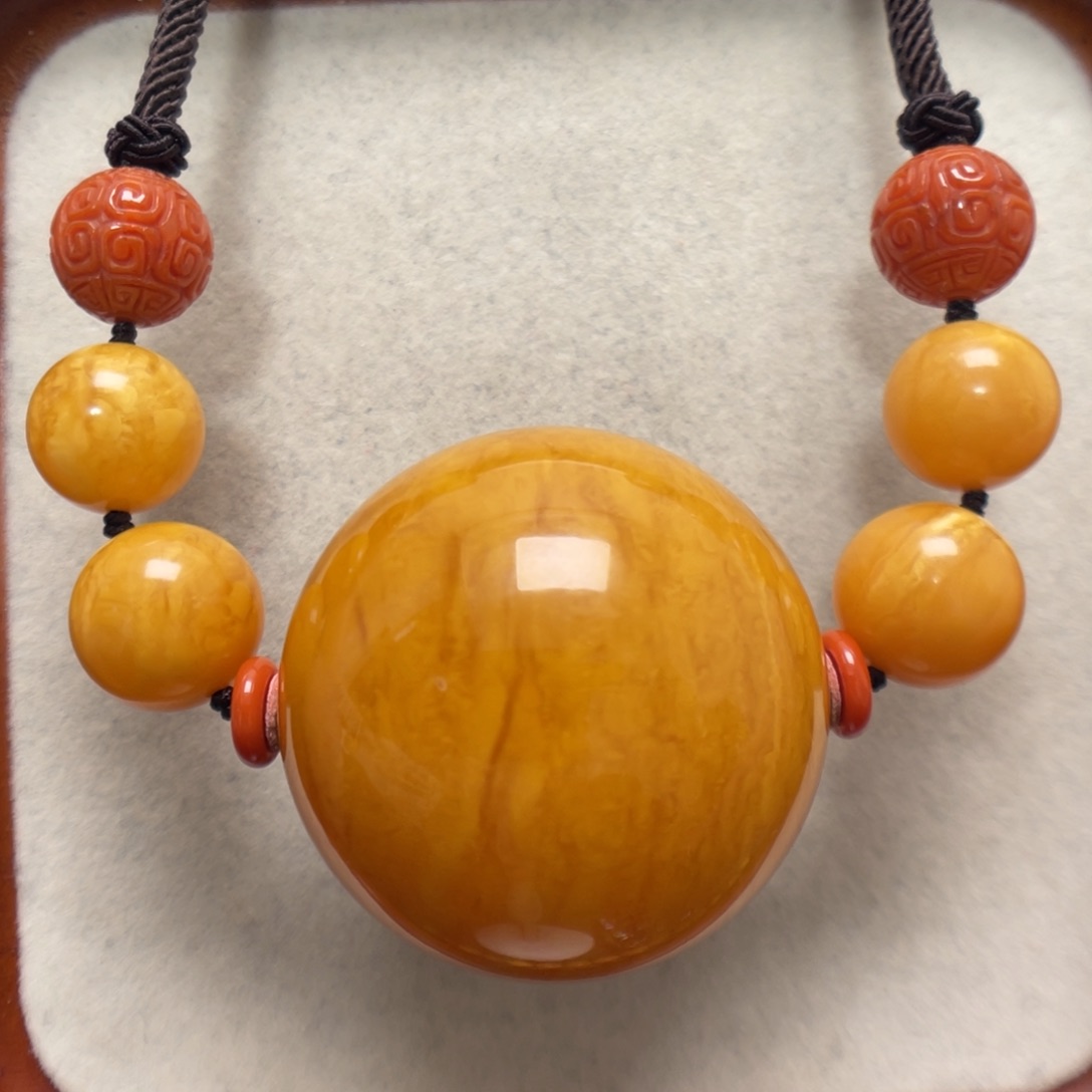 蜜蜡未镶嵌项链锁骨