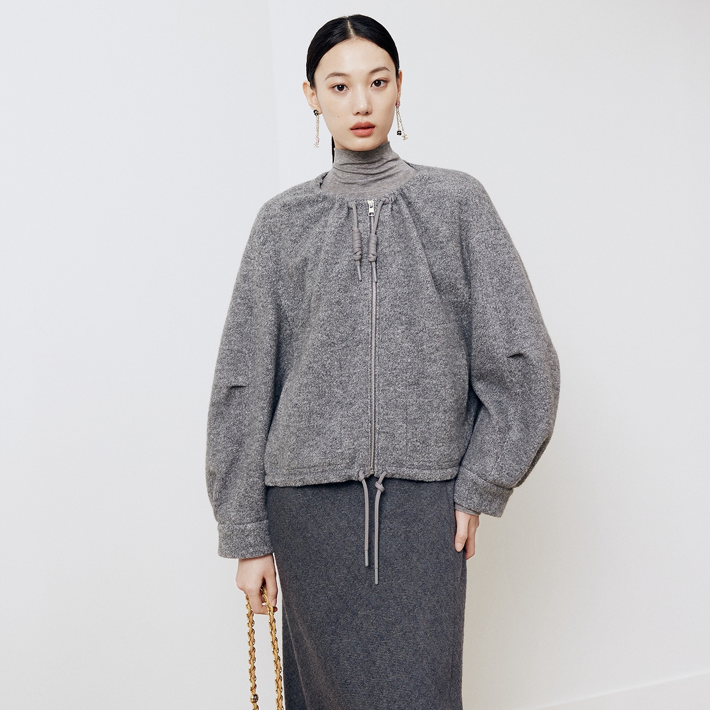 FS时尚灰色圆领抽绳宽松短款大衣外套女25冬新款8123A