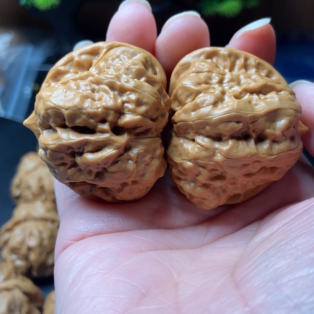 V***r把件文玩核桃蛤蟆头