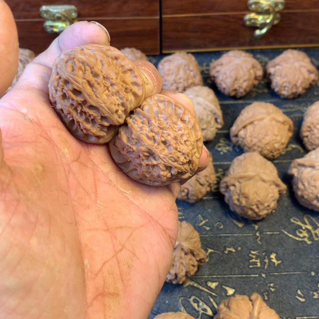 吊坠猴头核桃文玩核桃白狮子37