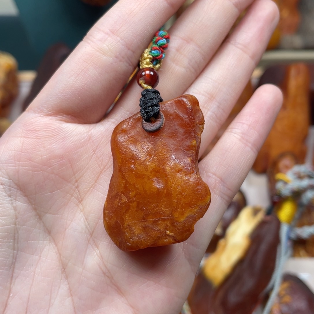 琥珀珠宝奇石未镶嵌