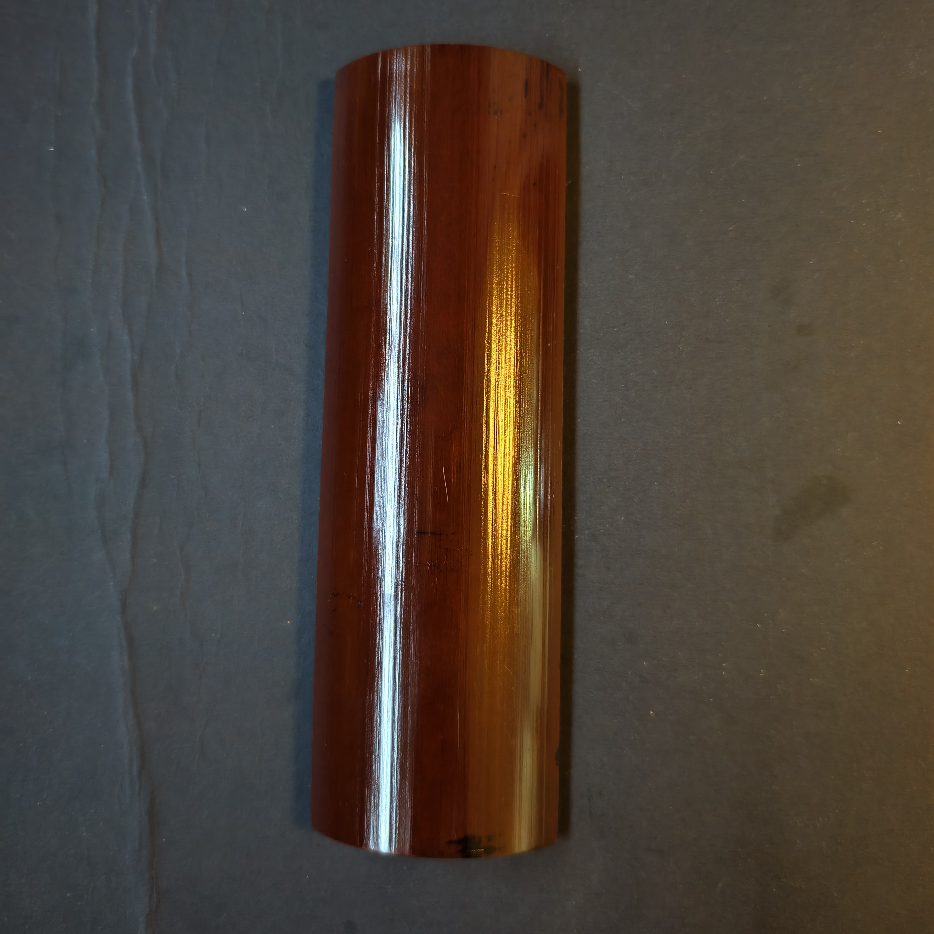 纯天然百年老煤竹全手工制作，带竹皮茶则。尺寸18x5.8X0.5公分