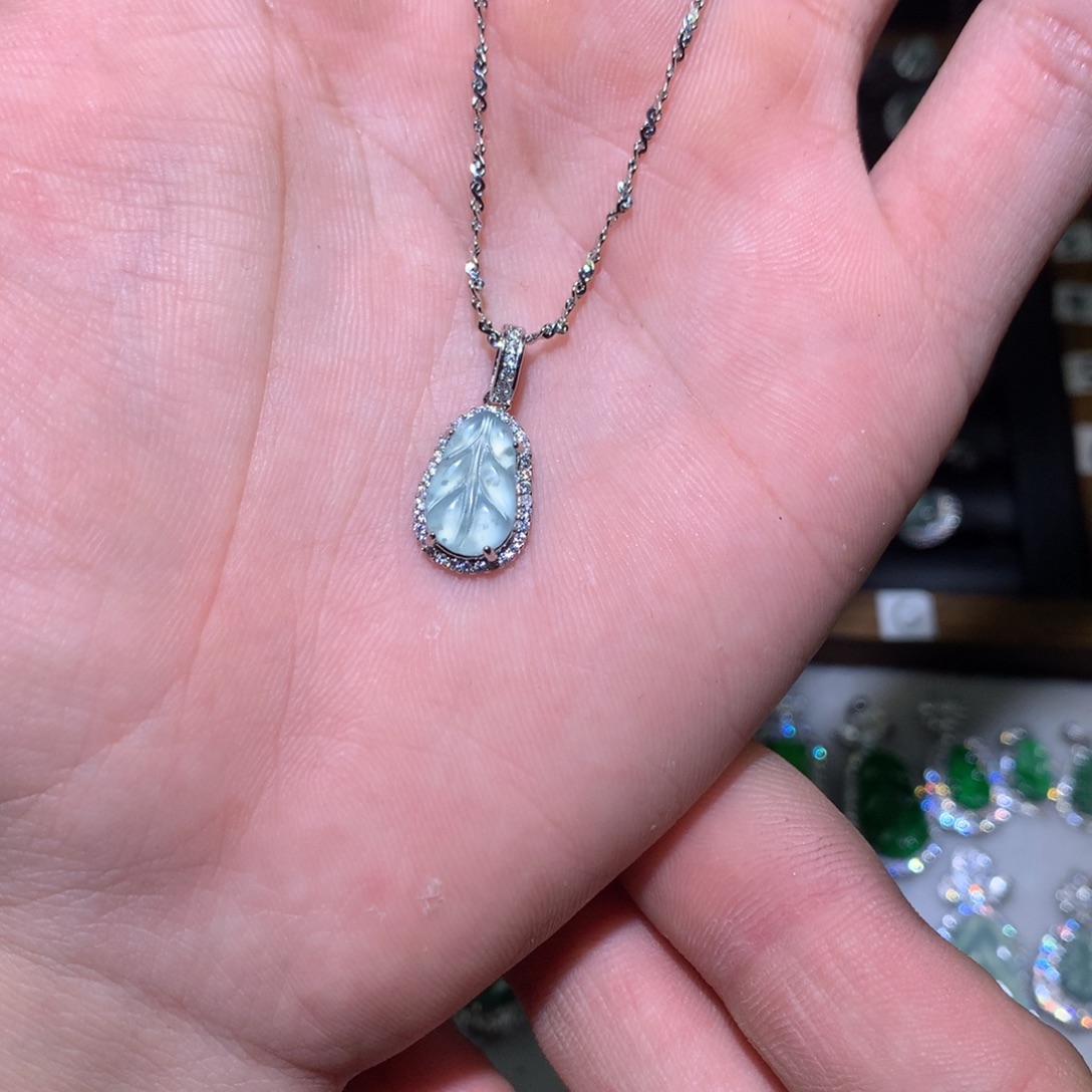 愿***翡翠未镶嵌吊坠(赠链)吊坠