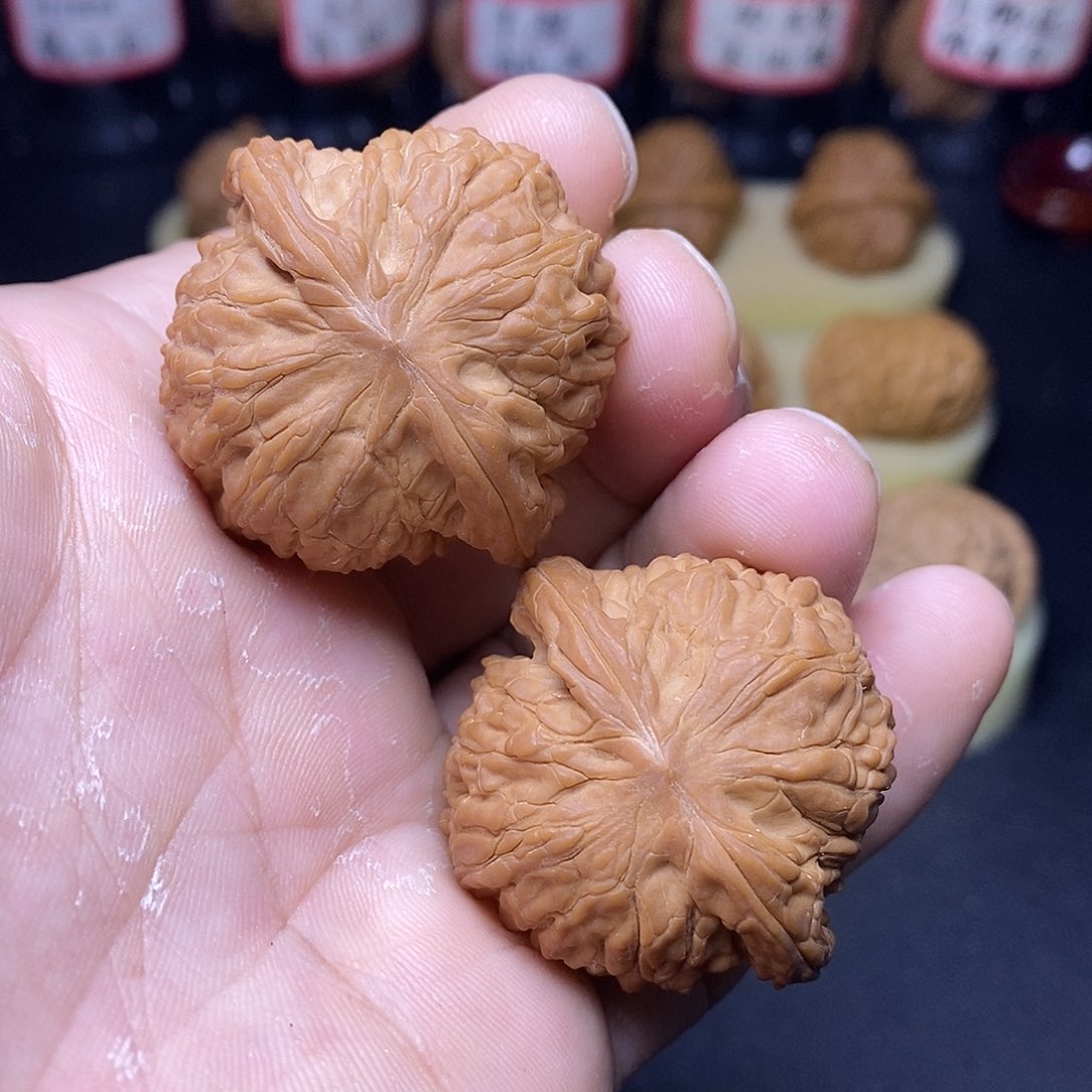 文玩核桃吊坠40全品山地正磨