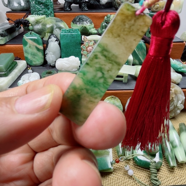 独山玉未镶嵌珠宝半成品
