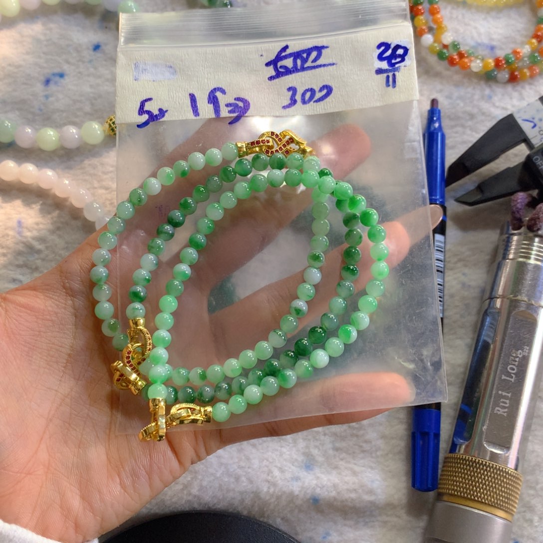 定制翡翠未镶嵌天然缅甸翡翠多样性