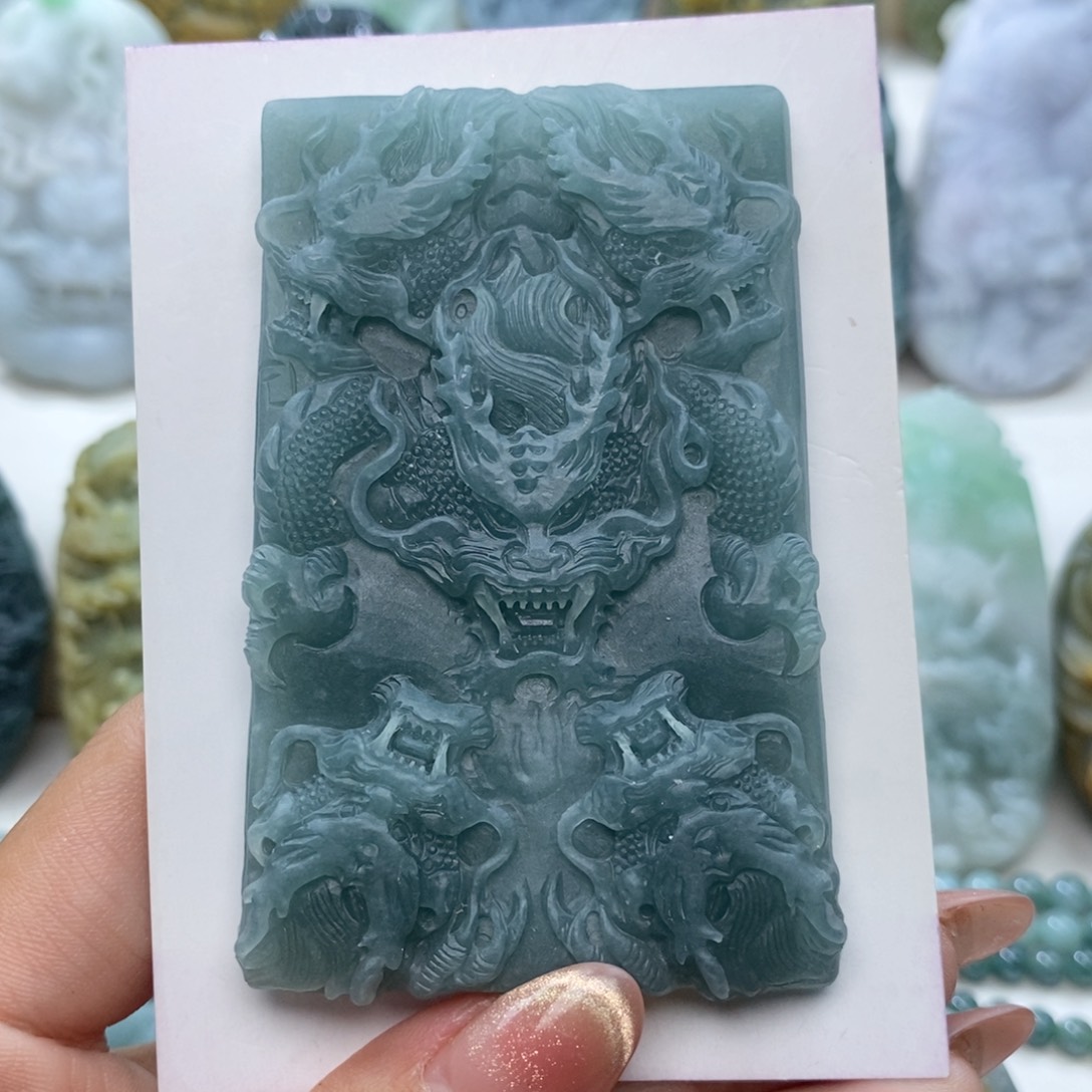 未镶嵌定制翡翠龙牌