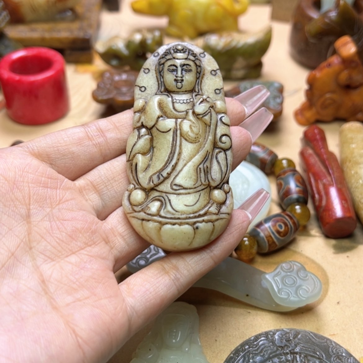 【闪购商品】蛇纹石玉颈饰未镶嵌