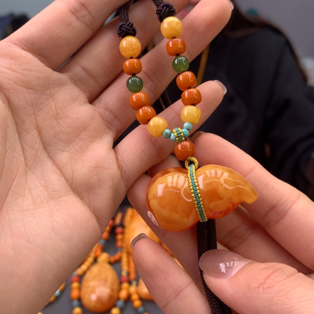 蜜蜡颈饰未镶嵌葫芦