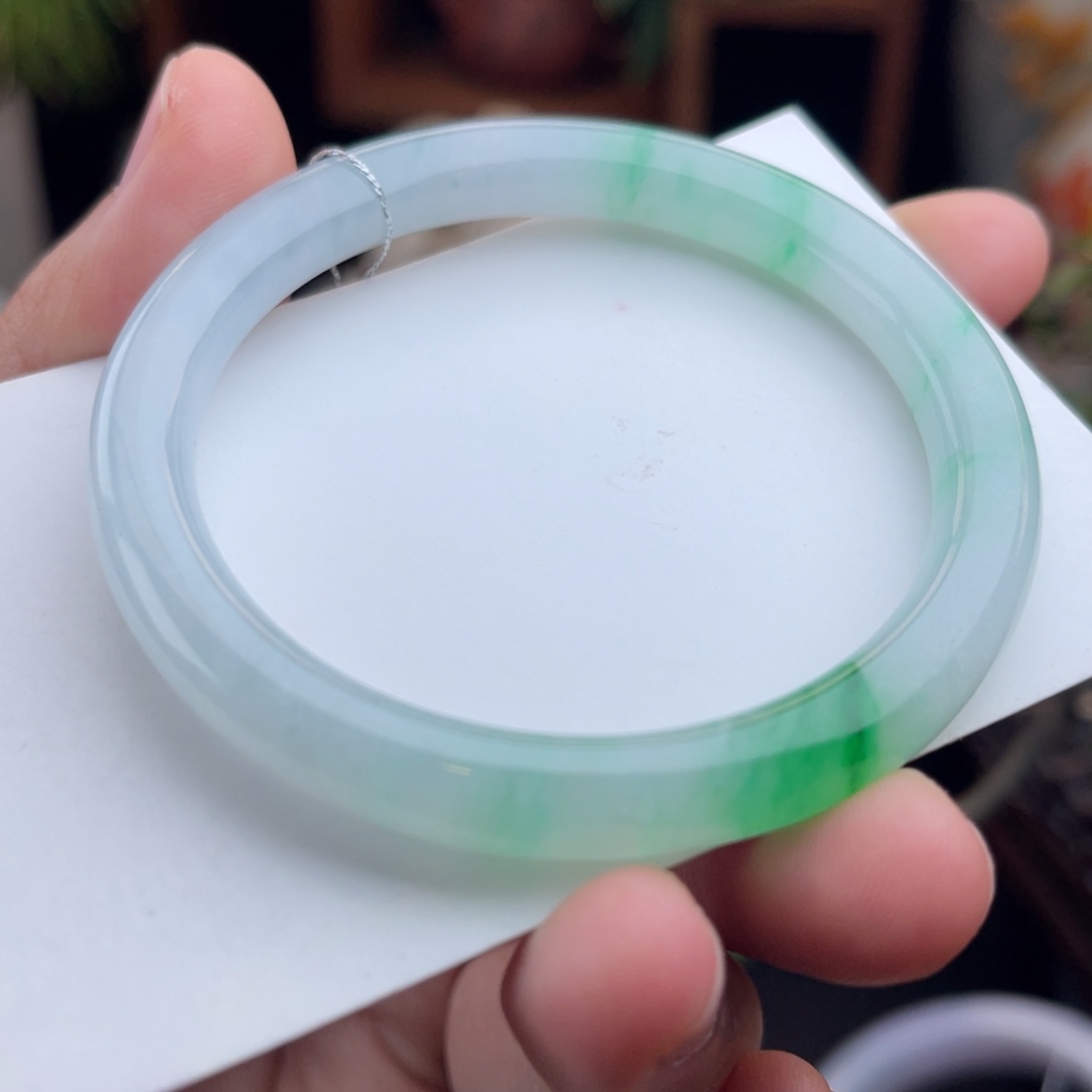 未镶嵌手镯（圆镯）翡翠