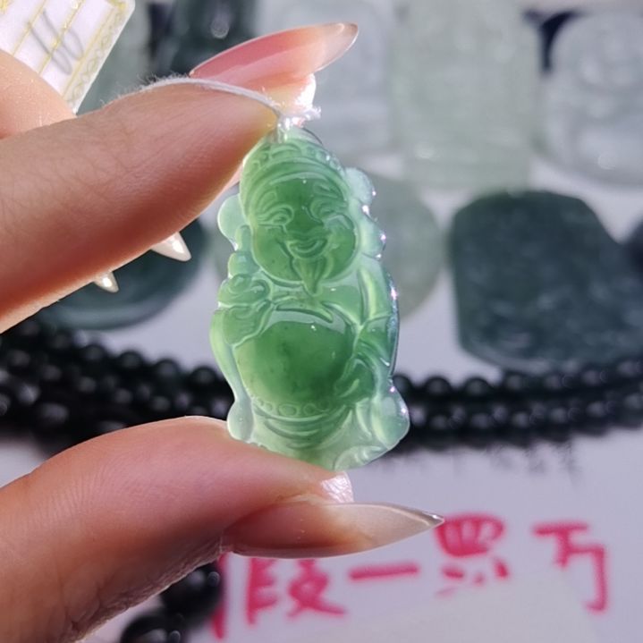 翡翠颈饰未镶嵌天然的A货翡翠