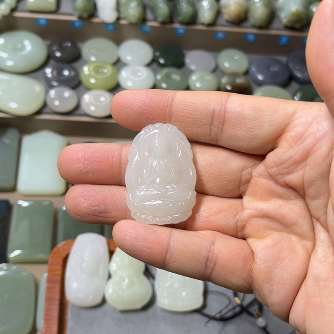 和田玉未镶嵌颈饰