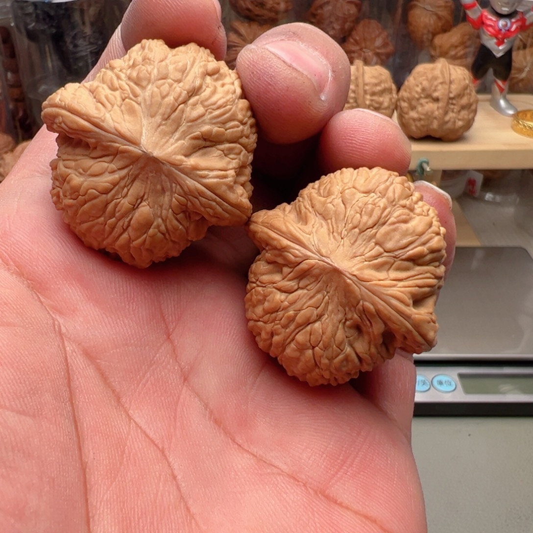 把件文玩核桃38尺绣球