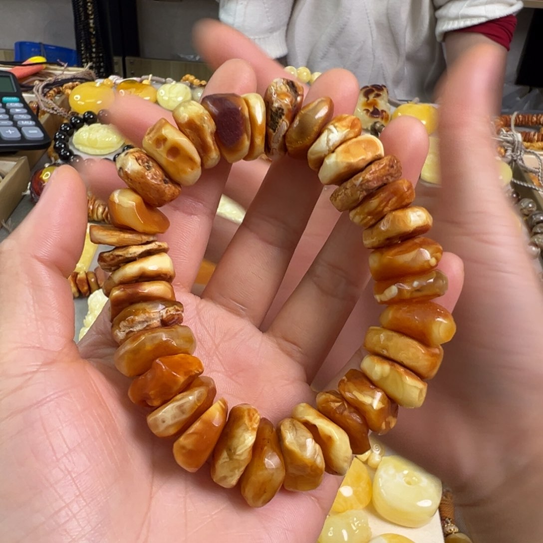 蜜蜡裸石未镶嵌蜜蜡