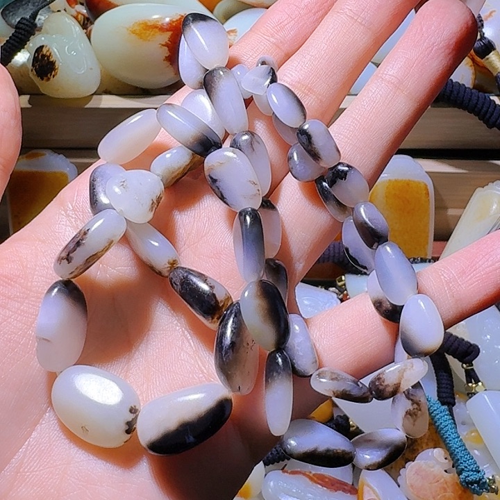 和田玉挂件未镶嵌路*