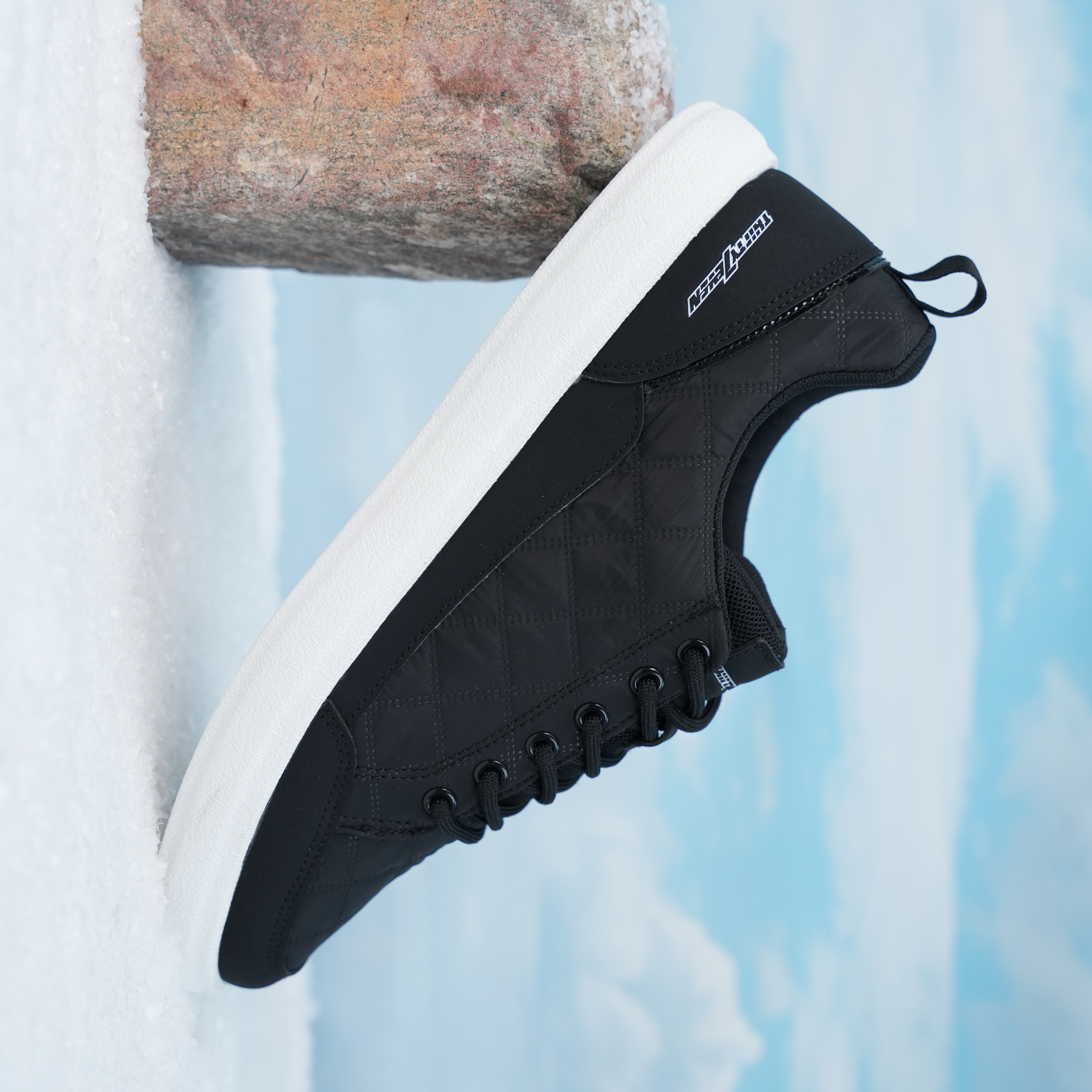 THIRTY7EVEN冬季蓄热保暖不闷脚板鞋缓冲系带休闲男防滑棉鞋防水