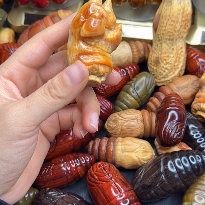 松木琥珀木文玩把件