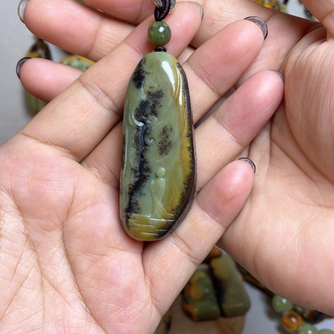 岫岩河磨玉（透闪石质玉）挂坠未镶嵌W****弯