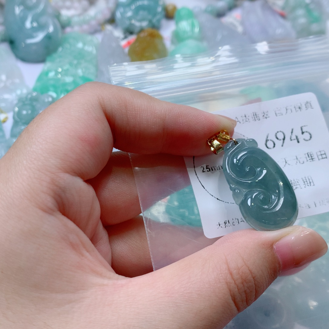 颈饰未镶嵌翡翠翡翠