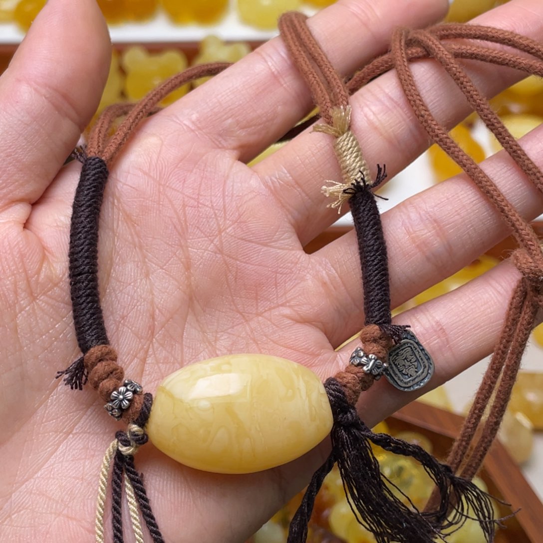 琥珀吊坠(赠链)未镶嵌