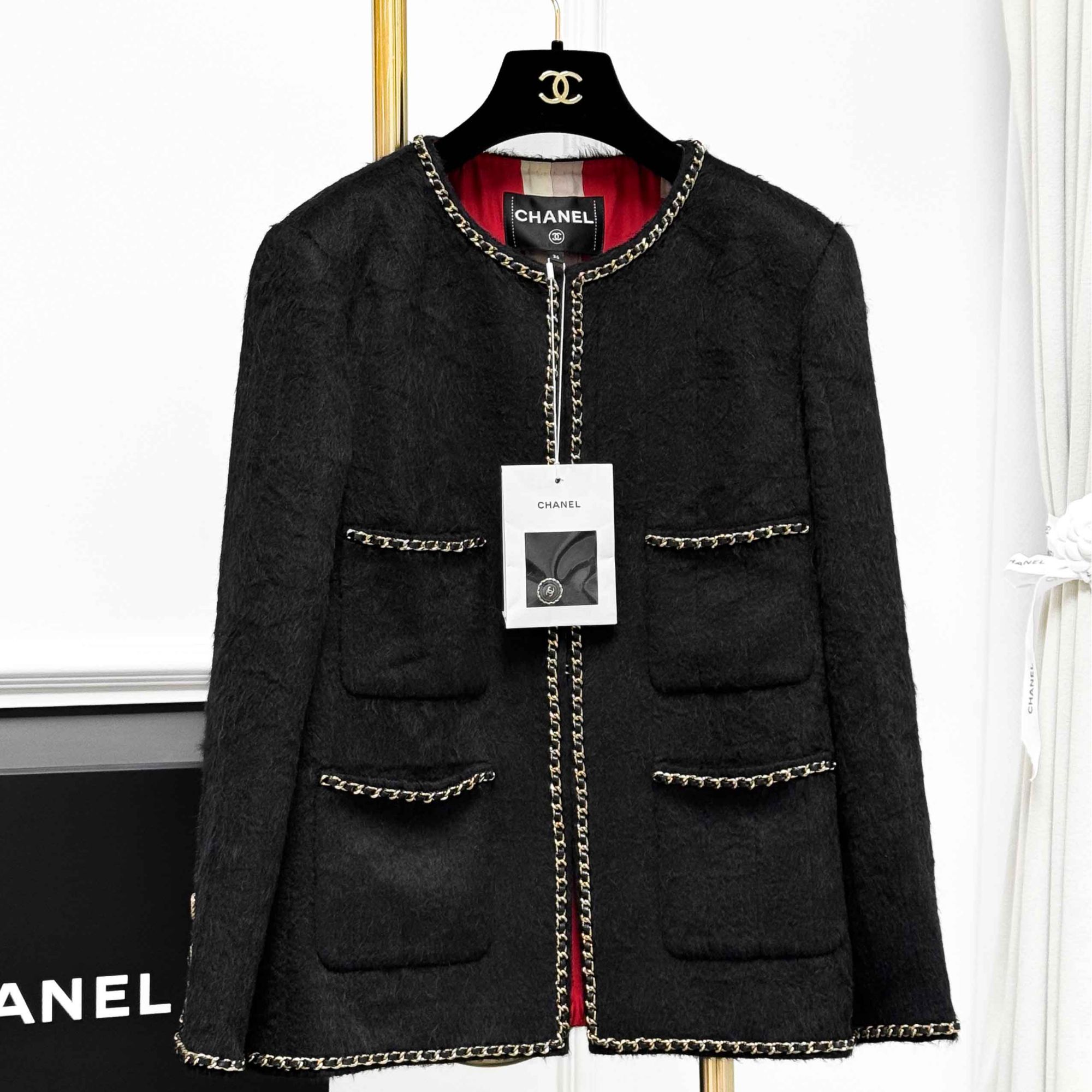 99新 Chanel/香奈儿 36码 黑色 链条边 内拼红蓝色四口袋毛毛外套
