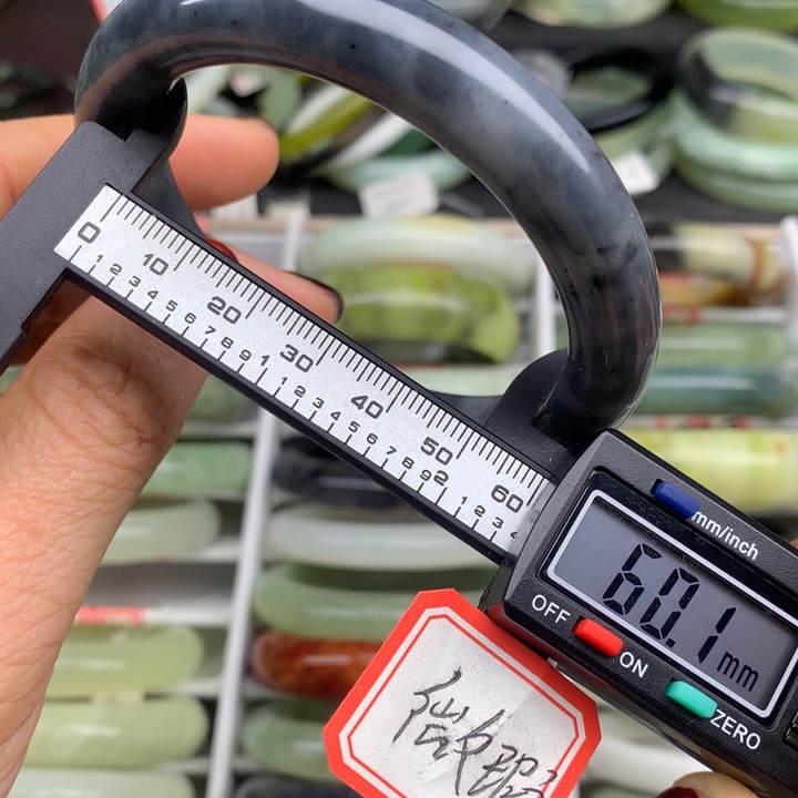 蛇纹石玉未镶嵌手镯765