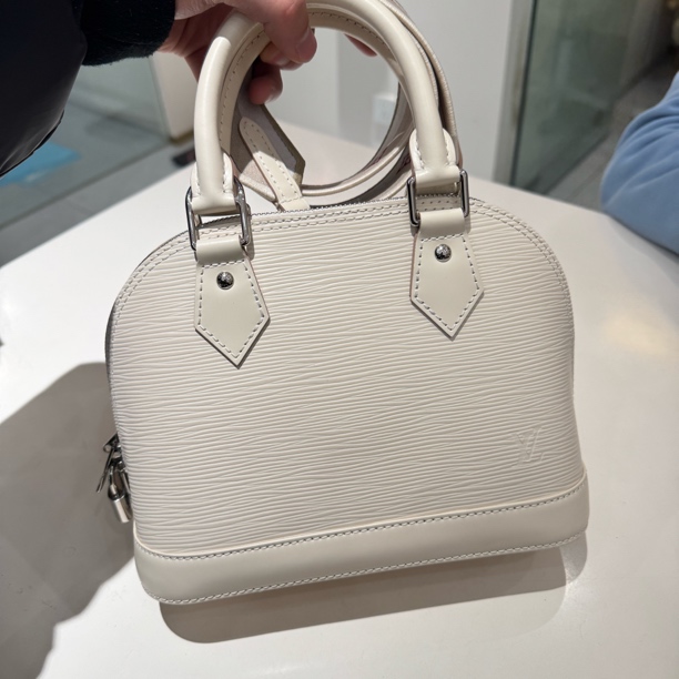99新 LouisVuitton/路易威登 LV 水波纹贝壳BB 手提斜挎包 芯片款