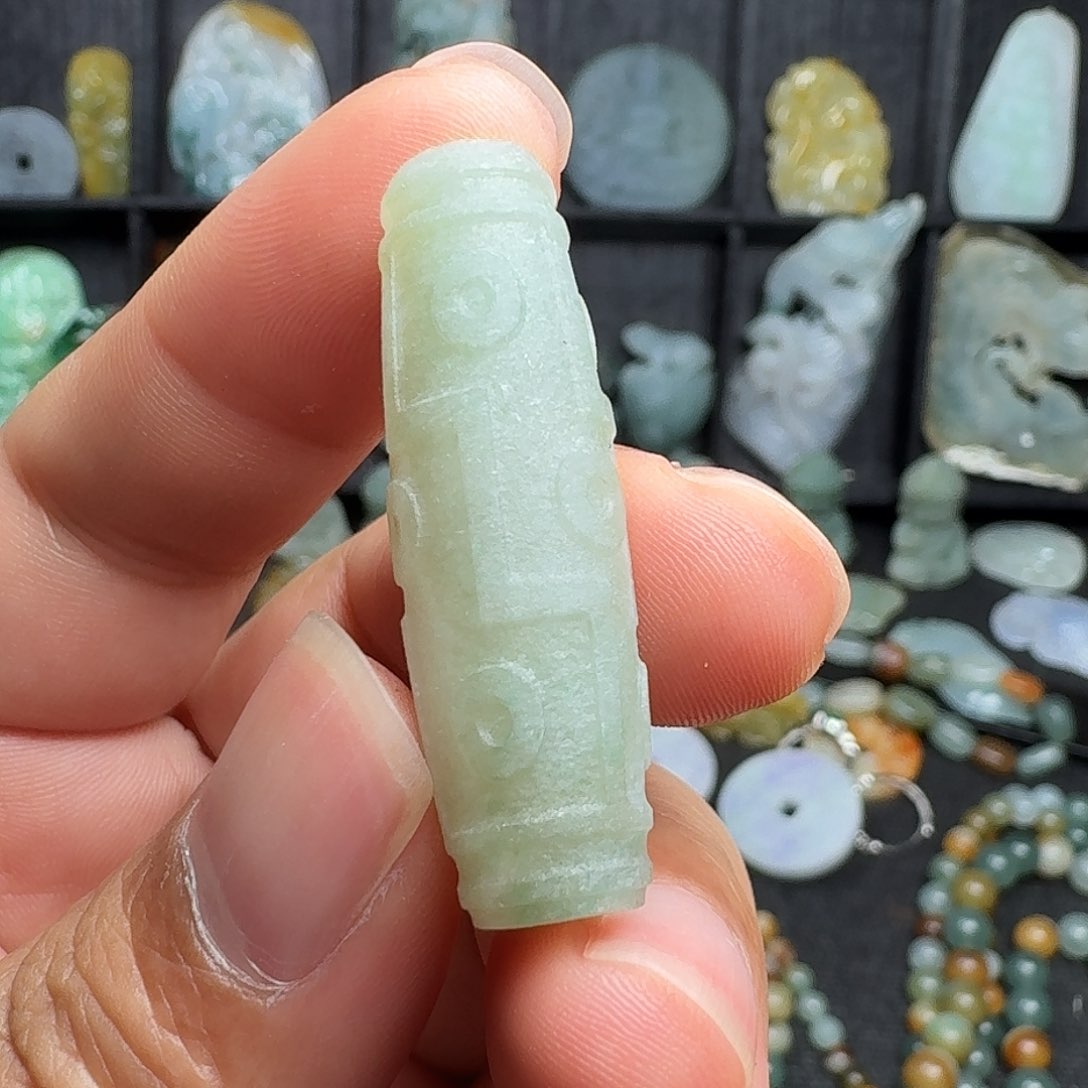 翡翠吊坠(不含链)未镶嵌一**空