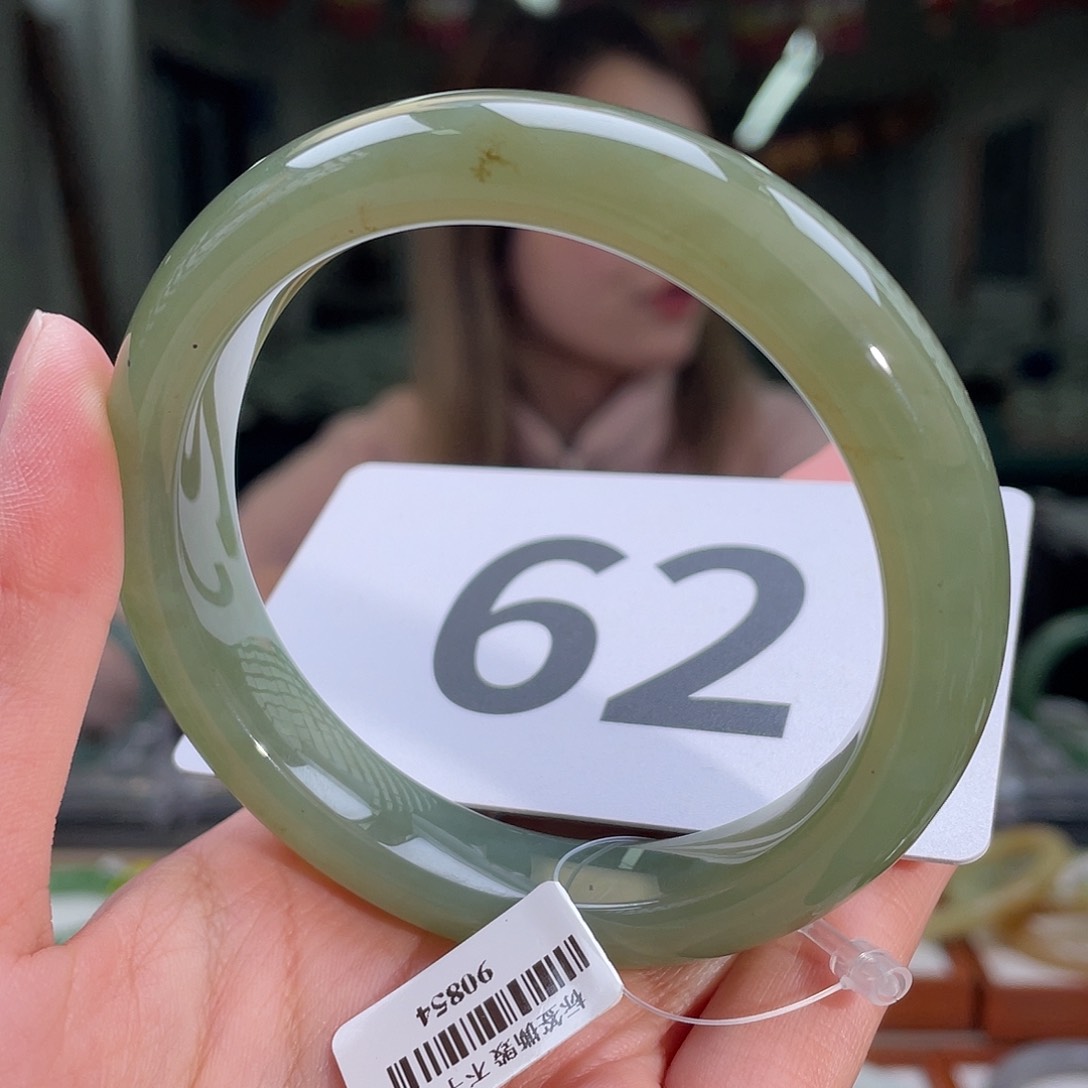 和田玉手镯未镶嵌有纹