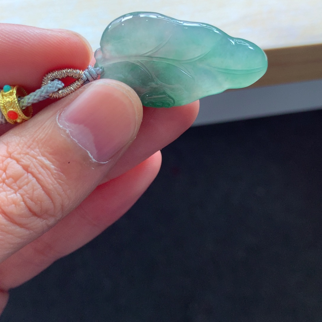 翡翠颈饰未镶嵌吊坠