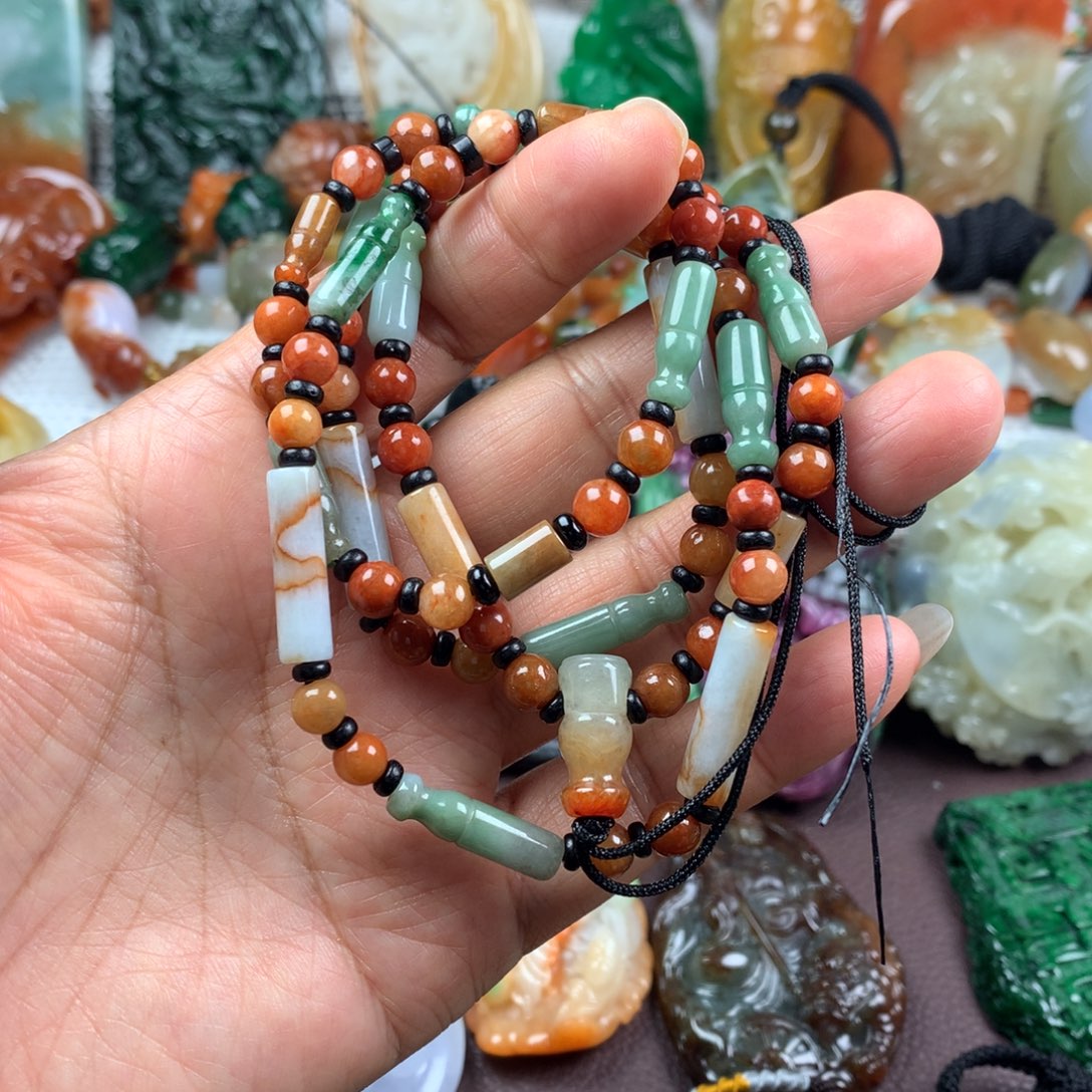 翡翠未镶嵌颈饰项链