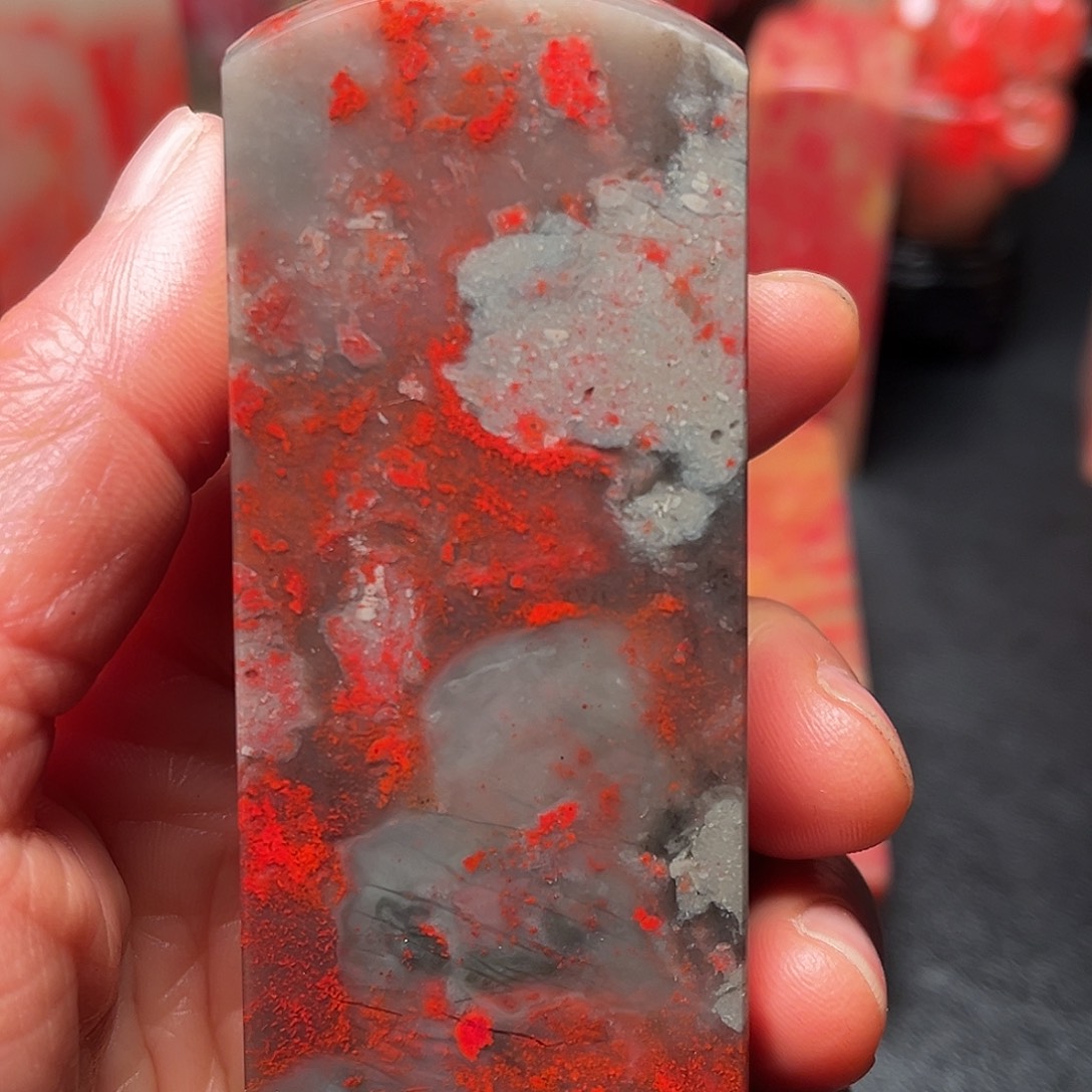 昌化石昌化鸡血石