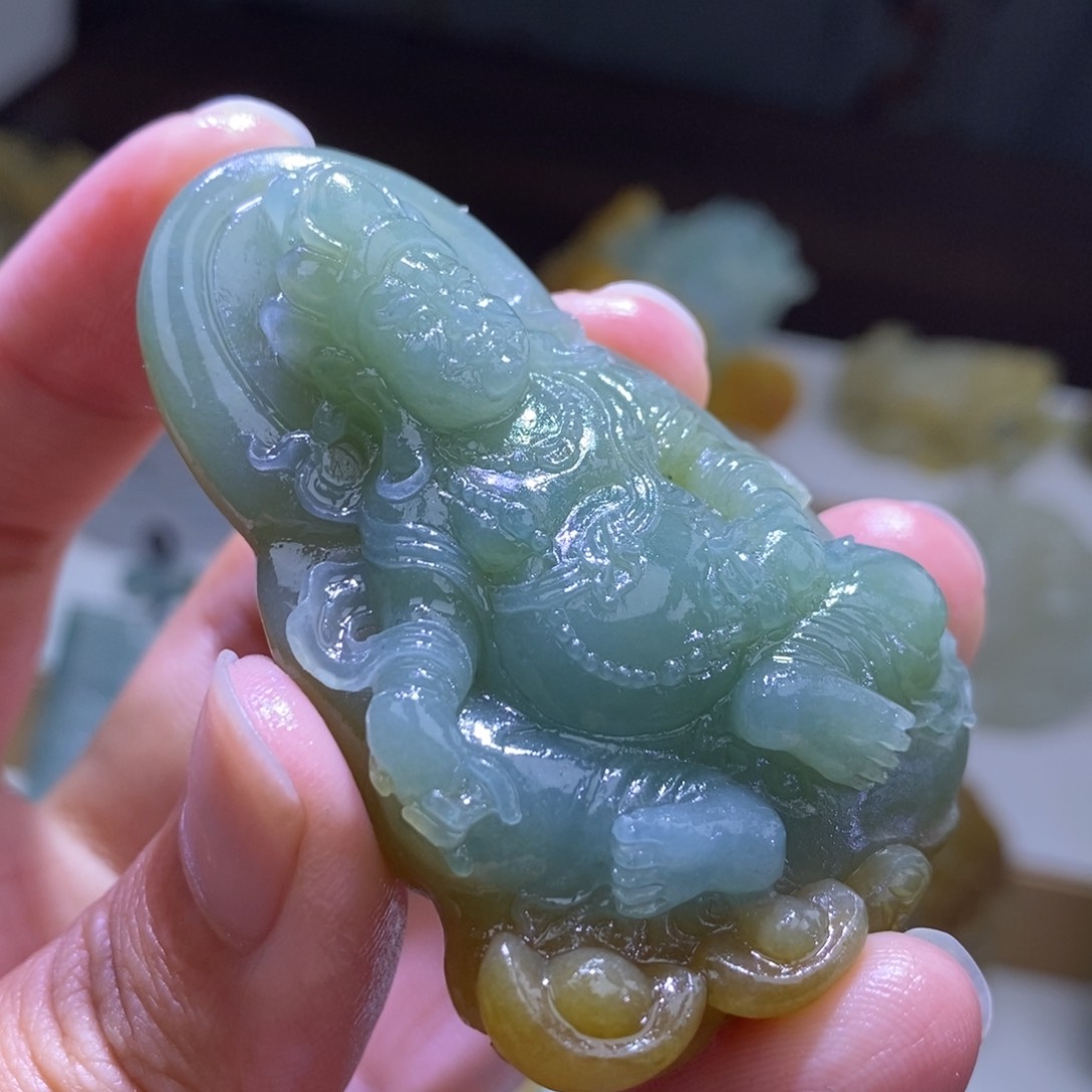定制翡翠未镶嵌白*巷黄财神