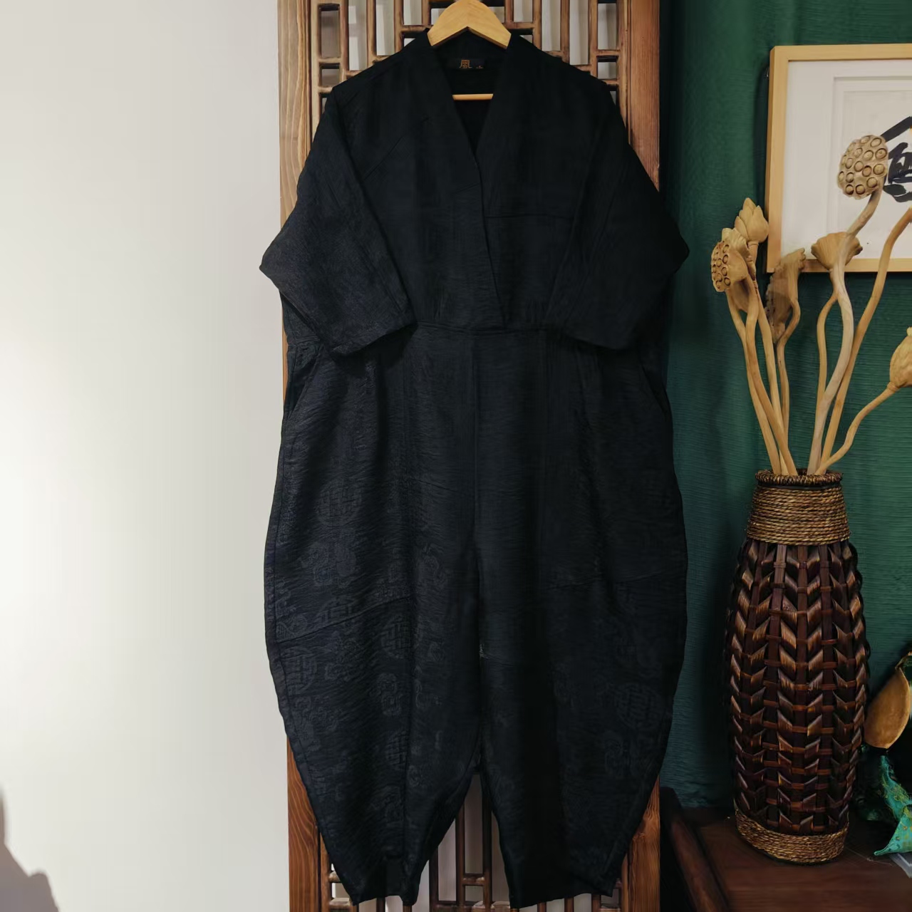 单（LK168-1）凤徕兮私人定制黑色福禄底简约连体衣