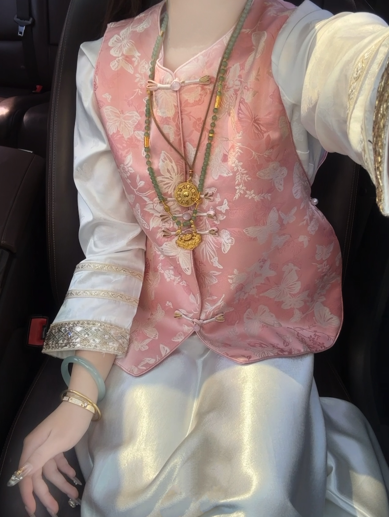 女传统中国风民族风复古纽扣马夹日常中国风夏季绣花古装上衣