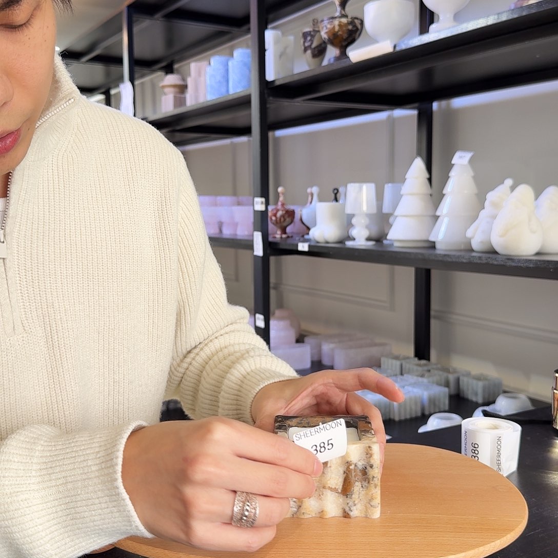 大理石385。    黑金花饼干罐。     