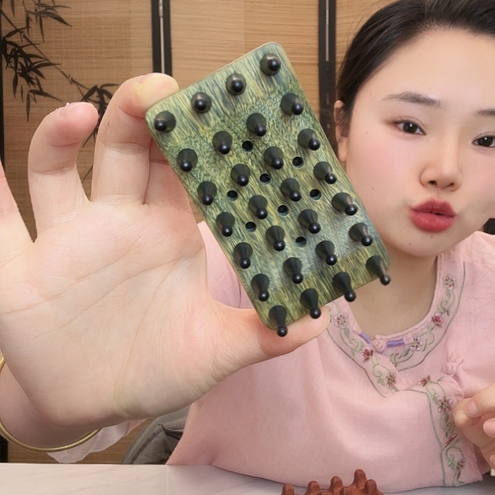 绿檀木方形4排梳子瑕疵