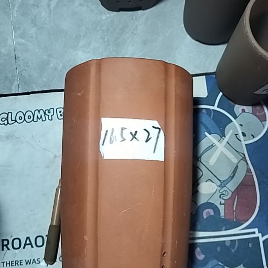 紫砂红泥抽角一个