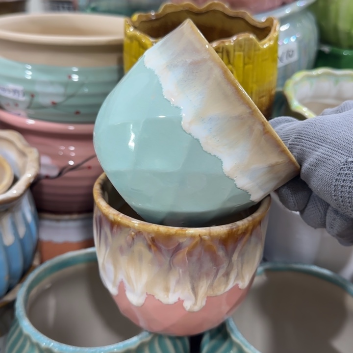 凑9块包邮，有孔，陶瓷花盆