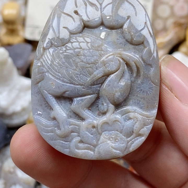 颈饰未镶嵌硅化珊瑚（珊瑚玉）