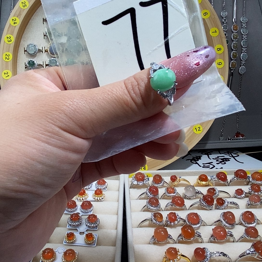 翡翠未镶嵌戒指缅甸