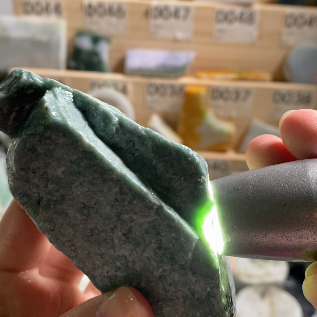 颈饰未镶嵌翡翠天然翡翠