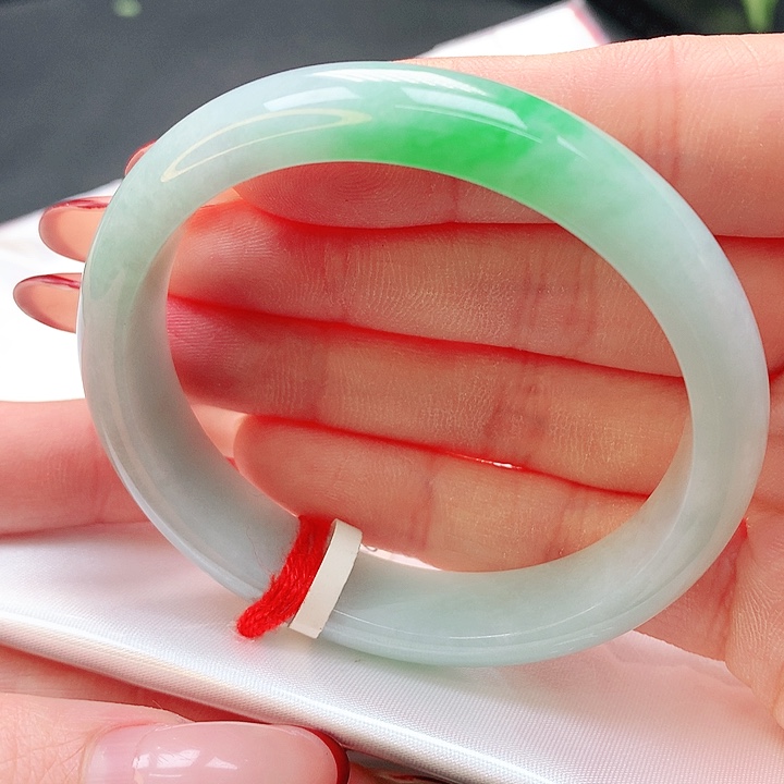 翡翠手镯未镶嵌52贵妃