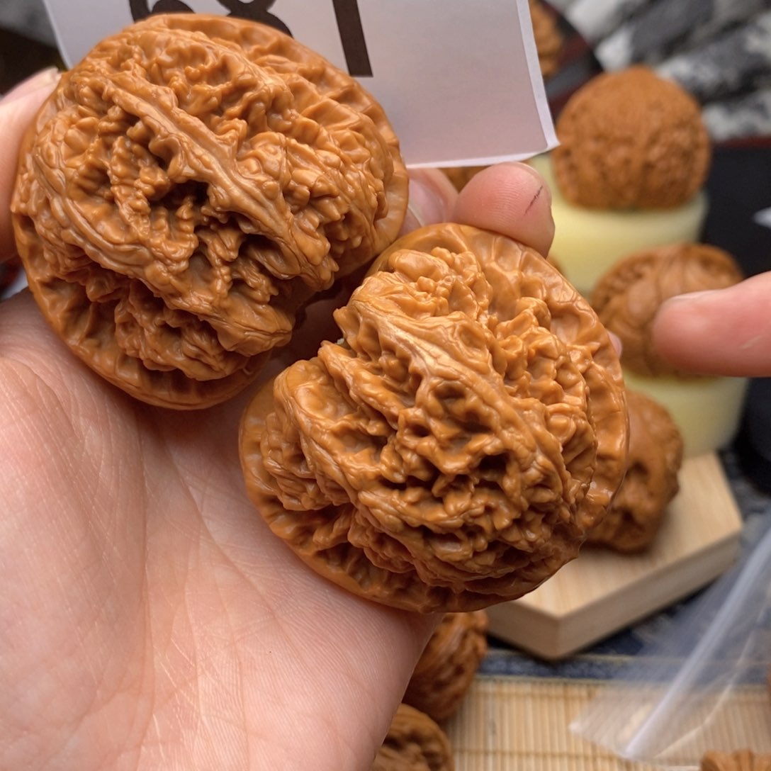 文玩核桃把件681号49粗筋