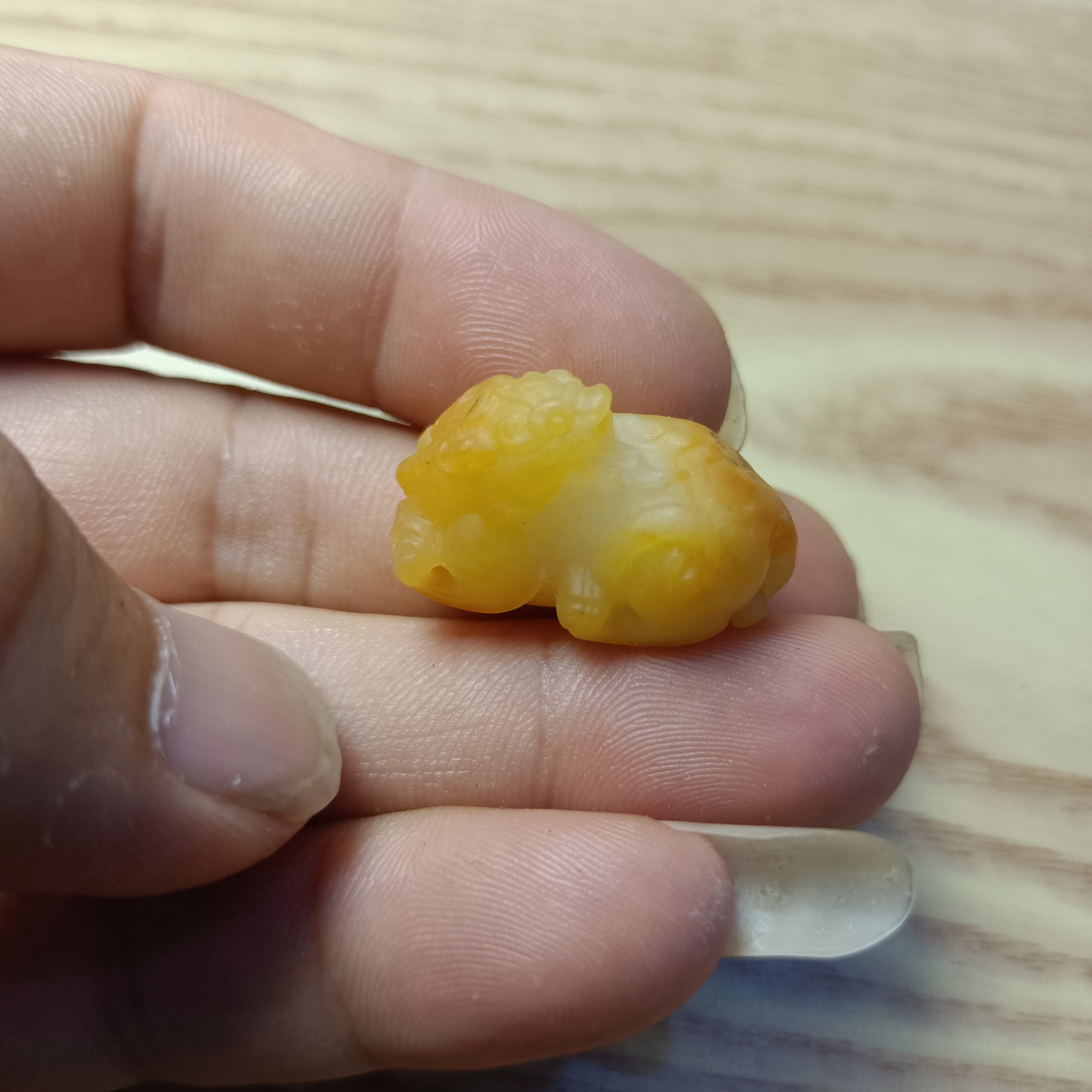 和田玉精雕回头貔貅