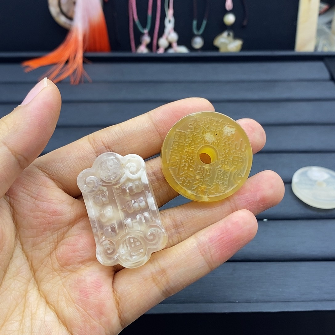 温***杀玛瑙/玉髓颈饰未镶嵌