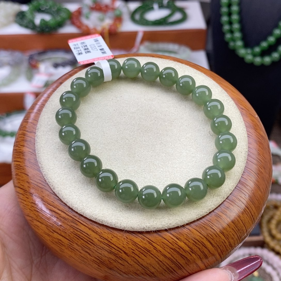 和田玉高冰湖水绿未镶嵌